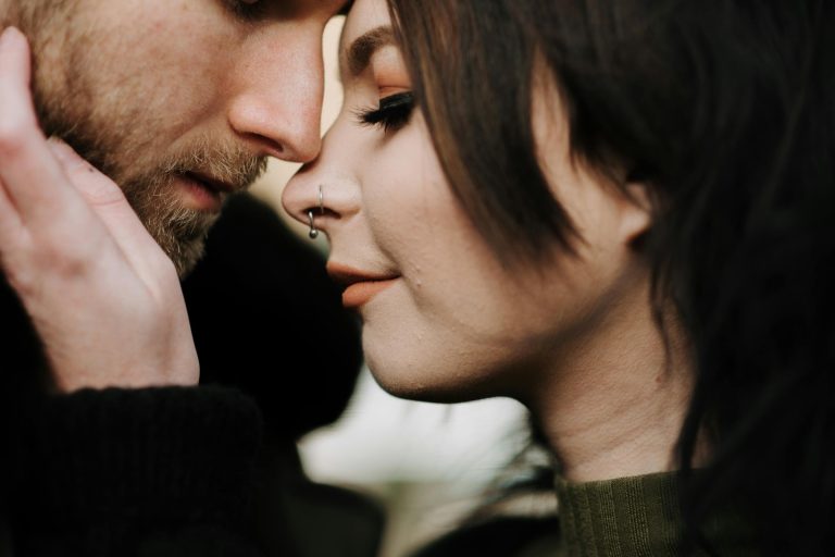 Amor y Sabiduría: Estrategias para Relaciones Exitosas Tras los 50