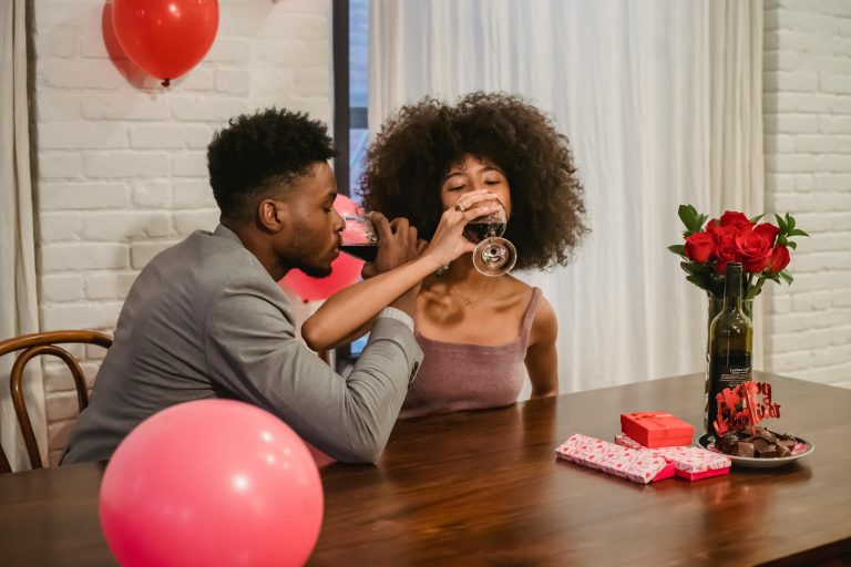 Reinventarse en el Amor: Claves de una Guía Práctica para Nuevos Relacionamientos Después de los 50